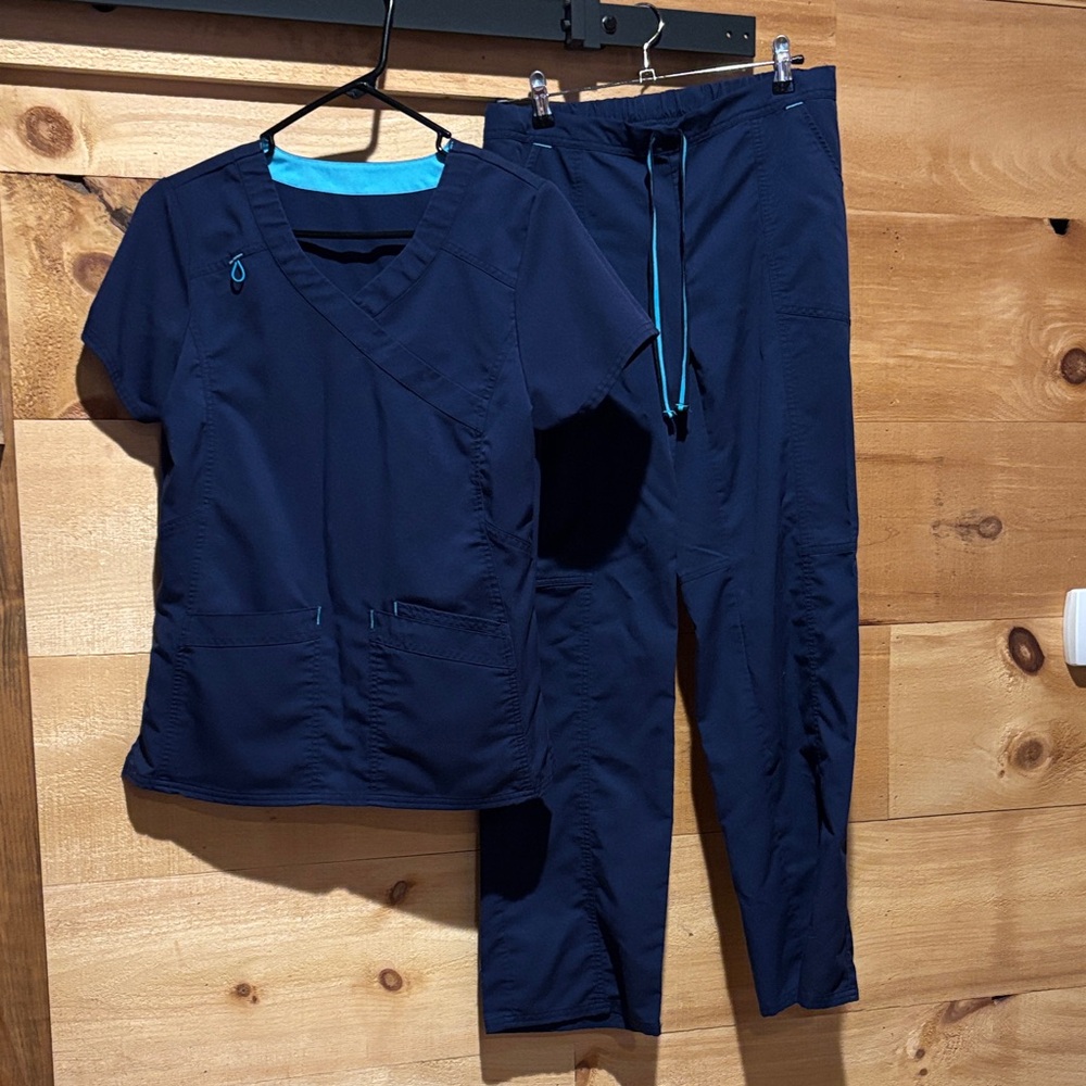 Scrubstar Navy Blue Scrub Set